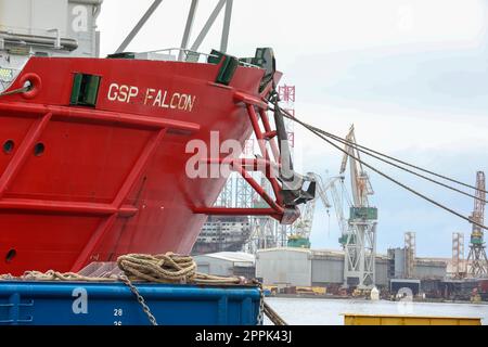 Pola, Croazia. 24th Apr, 2023. Nel cantiere di Uljanik, INA ha presentato la nave GSP Falcon, che sarà utilizzata per riabilitare e chiudere definitivamente il pozzo Ivan D-1, a Pola, in Croazia, il 24 aprile 2023. Il GSP Falcon è un'imponente imbarcazione polivalente di norma norvegese che combina la capacità di sollevare carichi pesanti e l'intervento dei subacquei. È stato costruito nel 1989, è lungo 111,4 metri, pesa 9158 tonnellate lorde e ha una capacità di 139 persone. Foto: Srecko Niketic/PIXSELL Credit: Pixsell/Alamy Live News Foto Stock