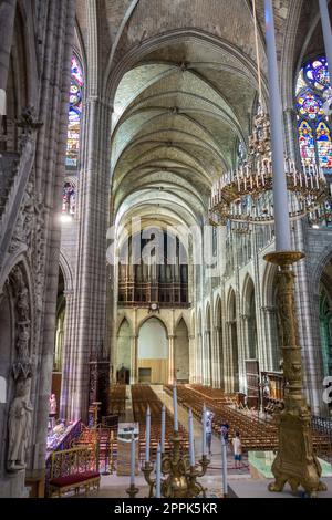 Basilica di Saint-Denis. Vista interna Foto Stock