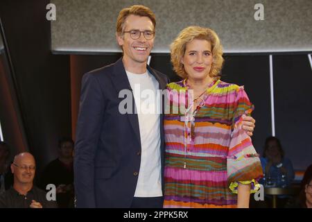 Elena Uhlig e Johannes Wimmer., NDR Talkshow, Amburgo, 11.11.2022 Foto Stock