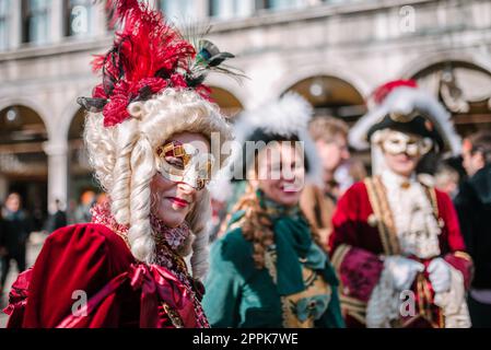 Carnevale a Venezia con i caratteri tipici della festa Foto Stock