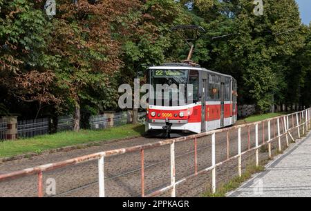 Tram 22 nuovo a Praga Foto Stock