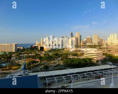 Miami, USA - 23 aprile 2022: Terminal delle navi da crociera MSC a Miami Foto Stock