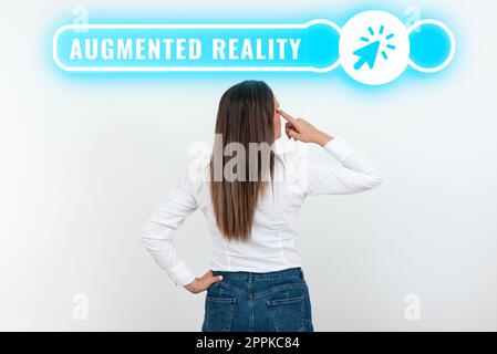 Visualizzazione concettuale realtà aumentata. Tecnologia di idea aziendale che impone l'immagine del computer al mondo reale Foto Stock