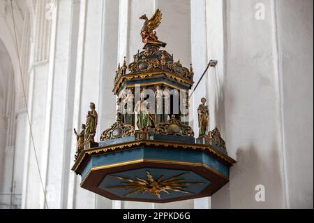 Pulpito manierista a St. Basilica di Maria a GdaÅ„sk. Polonia Foto Stock