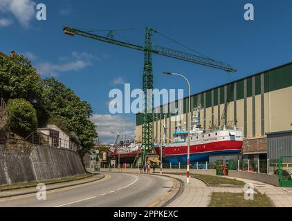 Nave per riparazione in cantiere, Burela, Galizia, Spagna Foto Stock