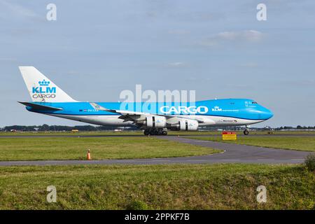 Aeroporto di Amsterdam Schiphol - Boeing 747-406F(ER) di KLM Cargo atterra Foto Stock