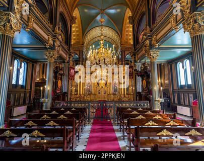 Interno della chiesa bulgara di St Stefano, o Sveti Stefan Kilisesi, una chiesa ortodossa a Balat, Istanbul, Turchia Foto Stock