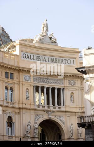 Galleria Umberto i, galleria commerciale rinascimentale con tetto in acciaio e vetro, Napoli, Italia Foto Stock