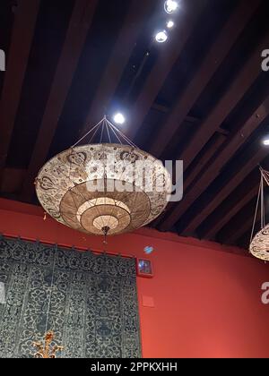 Lampadario nel Museo Fortuny di Venezia Foto Stock