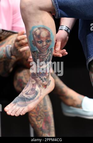 Partecipante non identificato alla 15th Tattoofest Convention a Cracovia. Foto Stock