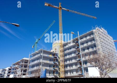 Cantiere di costruzione per nuovi edifici di appartamenti visto a Barcellona, Spagna Foto Stock