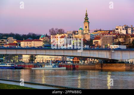 Splendida vista sul centro storico di Belgrado, sulle rive del fiume Sava, Serbia Foto Stock