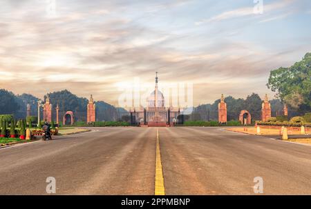 Il palazzo presidenziale presso il viale Rajpath e Rasthrapati Bhawan, Delhi, India Foto Stock