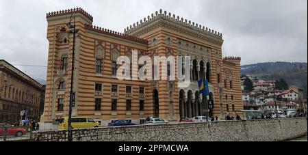 Sarajevo, BiH, 8 marzo 2020. Municipio, Sarajevo, Bosnia ed Erzegovina. Vijecnica è la biblioteca nazionale. L'edificio più grande e rappresentativo del periodo austro-ungarico a Sarajevo Foto Stock