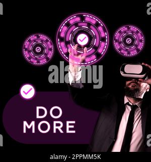 La presentazione delle didascalie di testo offre di più. Parola scritta sull'atto di essere produttivo o creativo con meno soldi o risorse Foto Stock