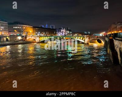 Crociera sul fiume Senna a Parigi. Foto Stock