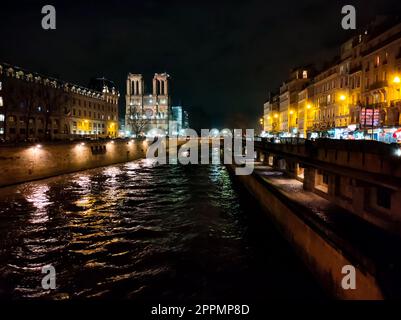 Crociera sul fiume Senna a Parigi. Foto Stock