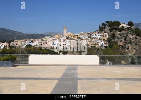 Case facades, Cityscapes, Polop de la Marina, Provincia di Alicante, Costa Blanca, Spagna, marzo 2023 Foto Stock