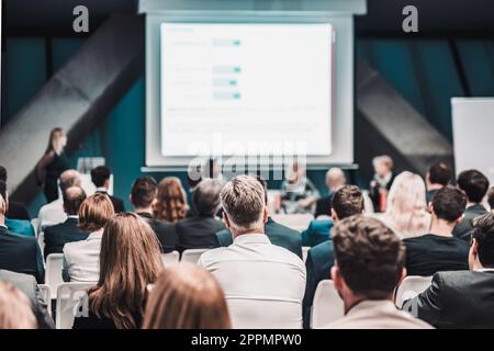 Tavola rotonda in occasione di un evento di conferenza aziendale. Foto Stock