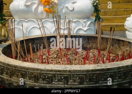 Immagine del mucchio di incenso al tempio wat Hyua Pla Kang Foto Stock