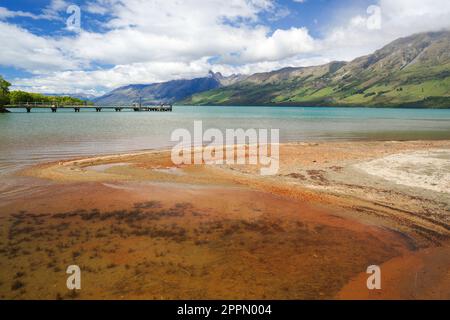 Si trova a Glenorchy, a circa 50 km da Queenstown in Nuova Zelanda. Glenorchy si trova nella parte più settentrionale del lago Wakatipu e alla fine della strada. Foto Stock