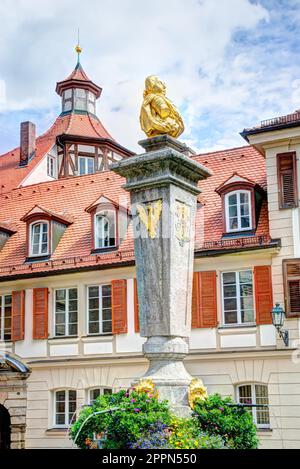 Scultura del Karl-Wilhelm-Friedrich-Brunnen ad Ansbach, costruita nel 1746 Foto Stock