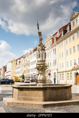 GOERLITZ, GERMANIA - 23 AGOSTO: La fontana Georgsbrunen a Goerlitz, Germania il 23 agosto 2016. La città storica di Goerlitz è spesso utilizzata come film Foto Stock