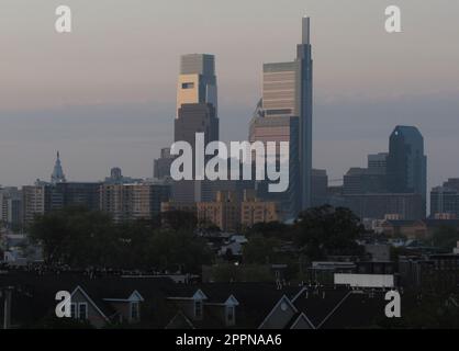 Lo skyline di Philadelphia, visto dalla 33rd Street. Foto Stock