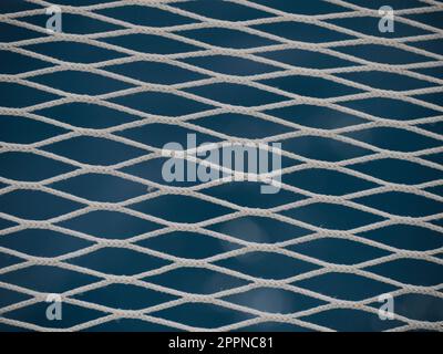 Vecchia barca a vela puleggia foglio verricello vela dettaglio Yachting. Verricello a vela e corda di uno yacht. Foglio. Cavo Foto Stock