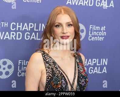 Aprile 24, 2023, New York, New York, Stati Uniti: Jessica Chastain vestito da Zuhair Murad partecipa al Chaplin Award Gala 48th in onore di Viola Davis ad Alice Tully Hall (Credit Image: © Lev Radin/Pacific Press via ZUMA Press Wire) SOLO PER USO EDITORIALE! Non per USO commerciale! Foto Stock