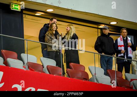 VARSAVIA, POLONIA - 27 MARZO 2023: Qualificatori europei EURO 2024 tappa gropu Polonia - Albania o/p: Anna Lewandowska Robert Lewandowski (polonia) moglie Foto Stock