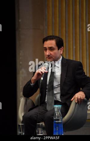 Parigi, Francia. 24th Apr, 2023. Hovhannes Gevorgyan, in rappresentanza del Nagorno-Karabakh in Francia durante la conferenza dedicata alla memoria del genocidio, al sostegno e alla solidarietà nei confronti dell'Armenia e del Karabakh durante il 108th° anniversario del genocidio degli armeni del 1915. Parigi, Francia il 24 aprile 2023. Foto di Karim Ait Adjedjou/ABACAPRESS.COM Credit: Abaca Press/Alamy Live News Foto Stock