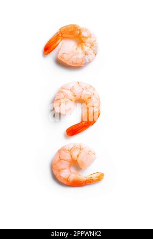 Gamberetti sbucciati isolati su sfondo bianco. Pesce gamberetto fresco elemento di design. Foto Stock