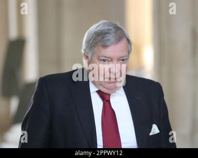 Londra, Regno Unito. 25th Apr, 2023. Lord True, leader della Camera dei Signori arriva per la riunione del Gabinetto Downing Street n. 10. Credit: Uwe Deffner/Alamy Live News Foto Stock