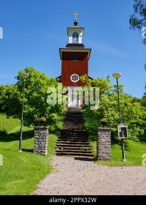 Kirkan, Gunnarskog, Svezia - Luglio 2021: La chiesa di Bogen fu costruita nel 1851 su disegno di Johan Fredrik Åbom. Riflette la semplicità t Foto Stock