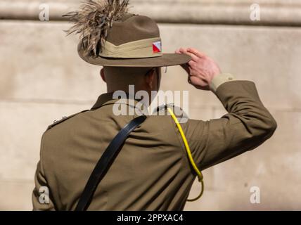 Londra, Regno Unito. 25th Apr, 2023. Commemorazione del giorno DI ANZAC al Cenotaph London Credit: Ian Davidson/Alamy Live News Foto Stock