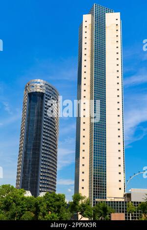 Conrad Centennial e la Centennial Tower, Fontana della ricchezza, Singapore. Foto Stock