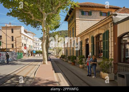 Stazione ferroviaria storica del villaggio di Puerto Soller, Ferrocarril de Sóller, isole Baleari, Maiorca, Spagna. Foto Stock