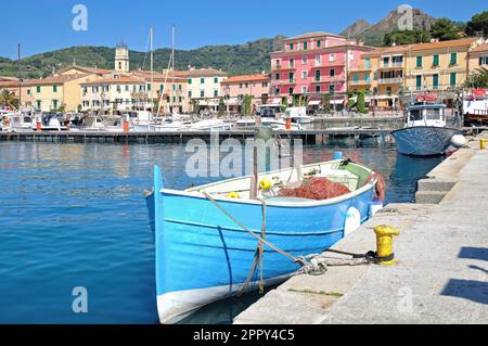 Porto Azzurro sull isola d'Elba,Toscana,mare mediterraneo,Italia Foto Stock