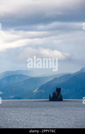 New Eddystone Rock in Alaska all'alba Foto Stock