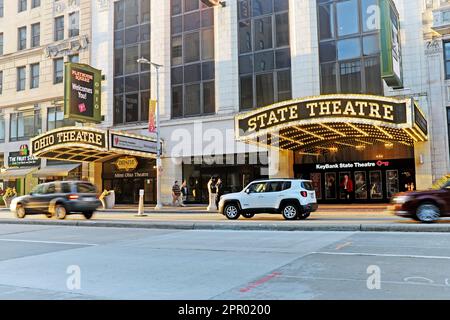 Gli storici teatri dello stato e dell'Ohio lungo Euclid Avenue nel Playhouse District del centro di Cleveland, Ohio, il 5 marzo 2023. Foto Stock