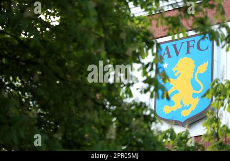 Vista generale dall'esterno dello stadio prima della partita della Premier League al Villa Park, Birmingham. Data immagine: Martedì 25 aprile 2023. Foto Stock