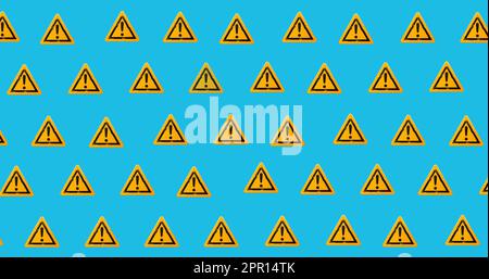 Simboli di avvertenza a triangolo giallo con punti esclamativi neri ripetuti su sfondo blu Foto Stock