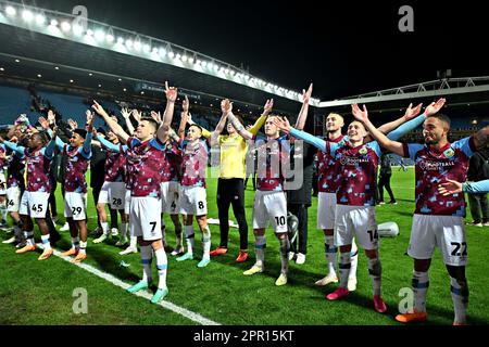 Blackburn, Regno Unito. 25th Apr, 2023. Burnley festeggia la vittoria della lega durante la partita del campionato Sky Bet a Ewood Park, Blackburn. Il credito dell'immagine dovrebbe essere: Gary Oakley/Sportimage Credit: Sportimage Ltd/Alamy Live News Foto Stock