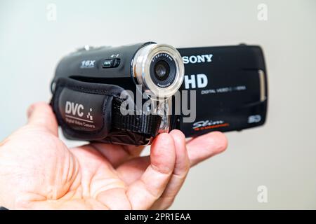 Videocamera portatile Sony HD Slim. fotocamera vintage Foto stock - Alamy