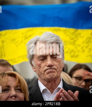 Washington, Stato di Vereinigte. 25th Apr, 2023. L'ex presidente ucraino Viktor Yushchenko partecipa a una conferenza stampa sulla risoluzione della Vittoria Ucraina al Campidoglio degli Stati Uniti a Washington, DC, martedì 25 aprile 2023. Credit: Rod Lammey/CNP/dpa/Alamy Live News Foto Stock