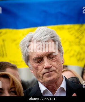 Washington, Stato di Vereinigte. 25th Apr, 2023. L'ex presidente ucraino Viktor Yushchenko partecipa a una conferenza stampa sulla risoluzione della Vittoria Ucraina al Campidoglio degli Stati Uniti a Washington, DC, martedì 25 aprile 2023. Credit: Rod Lammey/CNP/dpa/Alamy Live News Foto Stock