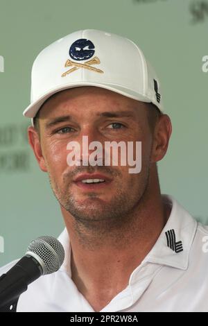 Singapore. 26th Apr, 2023. Il capitano dei frantoi Bryson DeChambeau, degli Stati Uniti, partecipa alla conferenza stampa che precede la LIV Golf Singapore al Sentosa Golf Club di Singapore, il 26 aprile 2023. Credit: Allora Chih Wey/Xinhua/Alamy Live News Foto Stock
