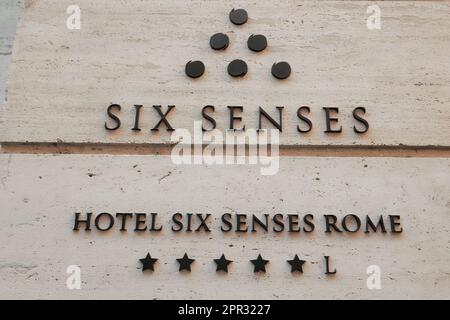 SEGNO DI HOTEL DI LUSSO SIX SENSES Foto Stock