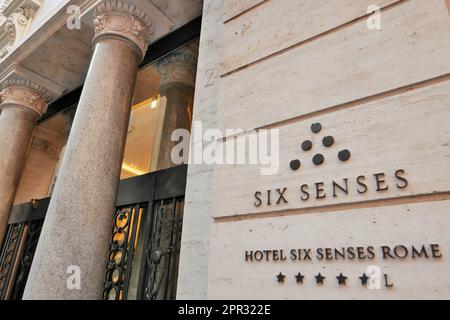 SEGNO DI HOTEL DI LUSSO SIX SENSES Foto Stock